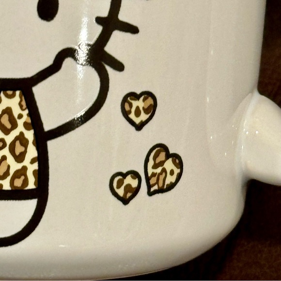 Hello Kitty Leopard Print Dress & Hearts Ceramic Mug - Picture 2 of 6